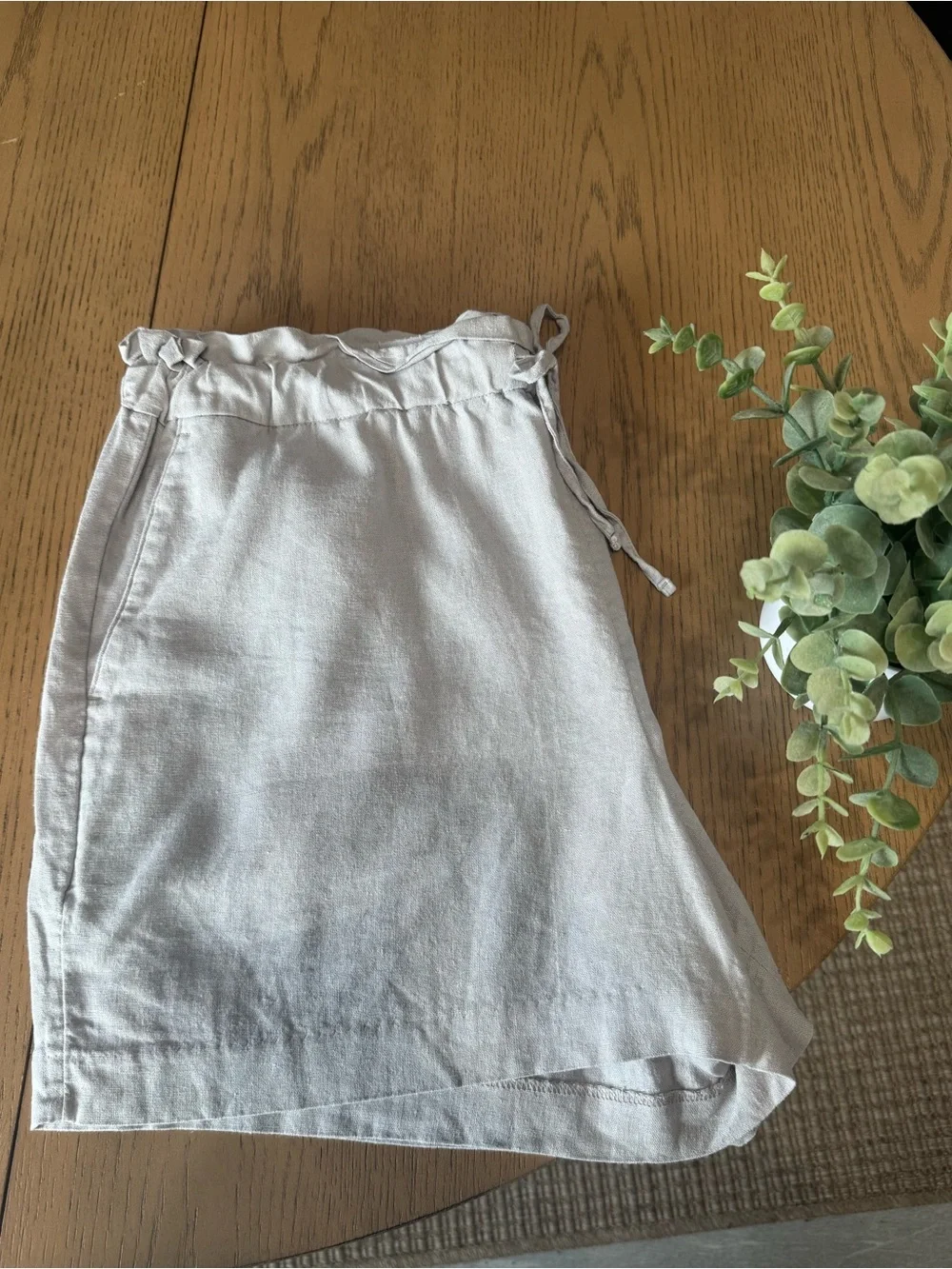 Banana Republic Linen Blend Pull-On Shorts - Large Beige Paperbag Waist Casual
